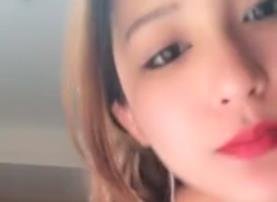 直播露脸小美女发骚求射精！想要插我大JB吗？群P深喉内射等你来操，骚话不断爽翻天～