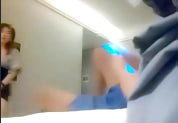 探花会所偷拍！极品模特被风骚女技师勾引，骚穴狂操内射喷水求饶